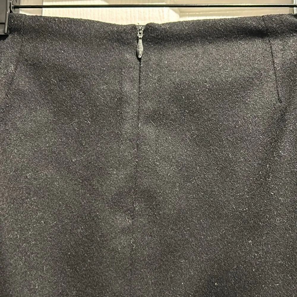 French Connection Black Wool/Cashmere Skirt, Size 6 - Picture 5 of 11